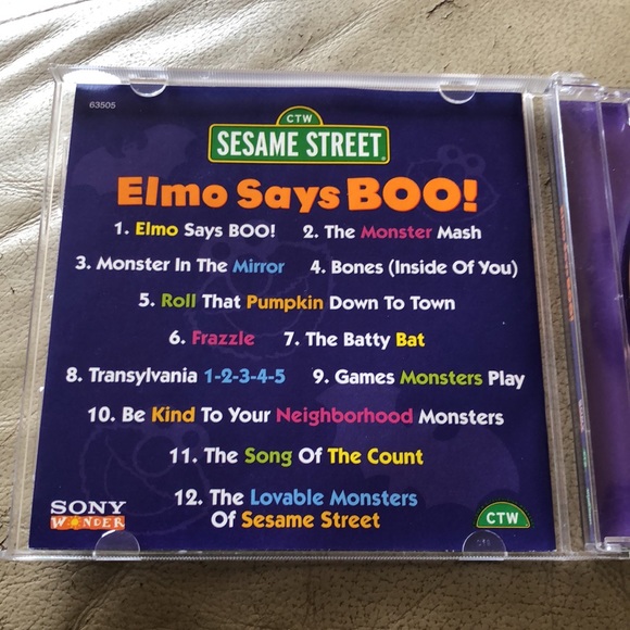 Sesame Street - Elmo Says Boo! - Halloween Audio CD - Very Good Condition! - Picture 3 of 4